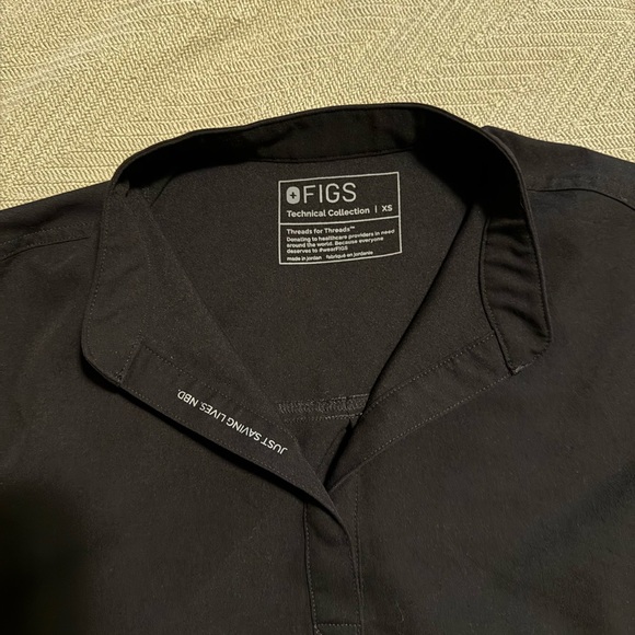 Figs Scrub Top - Picture 3 of 4